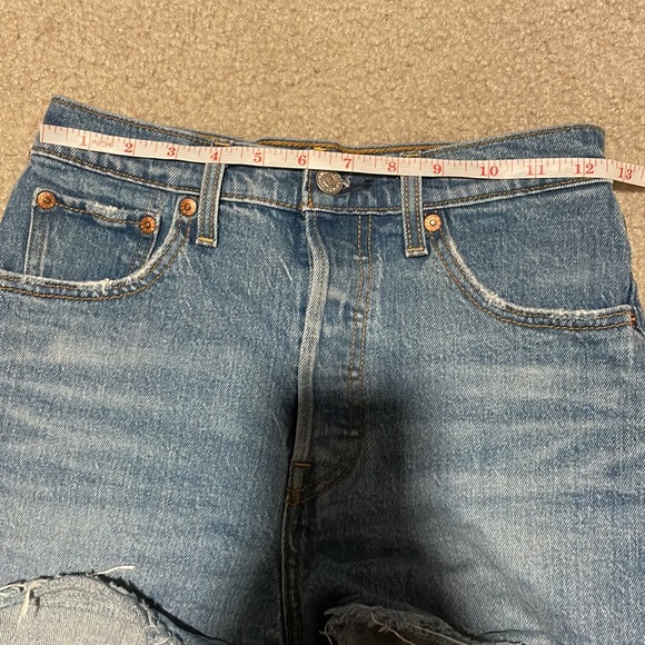 Levi’s Ribcage Shorts - Picture 4 of 4